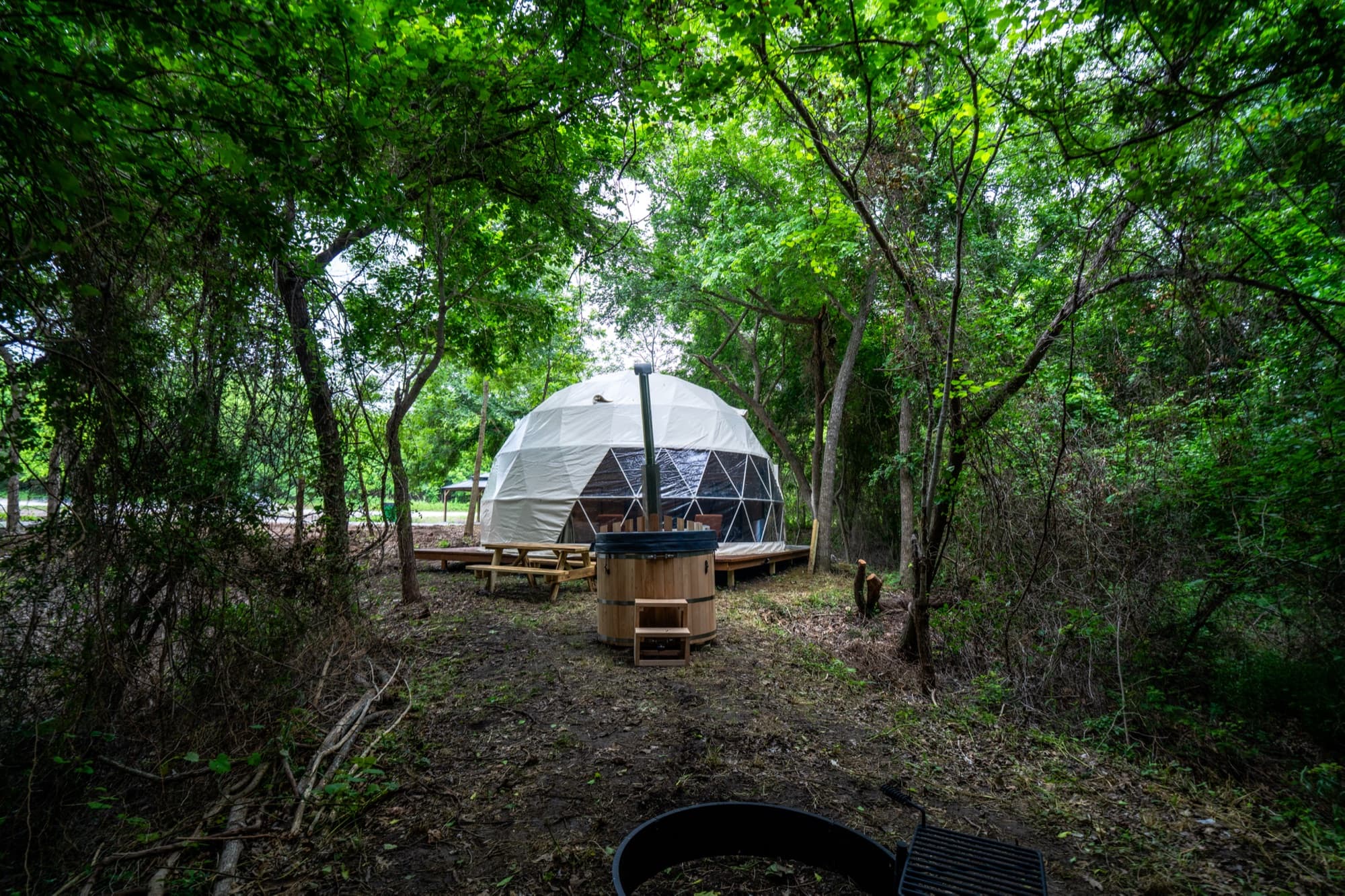 Dome with hot tub and fire pit at Ferncrest Chambers Creek