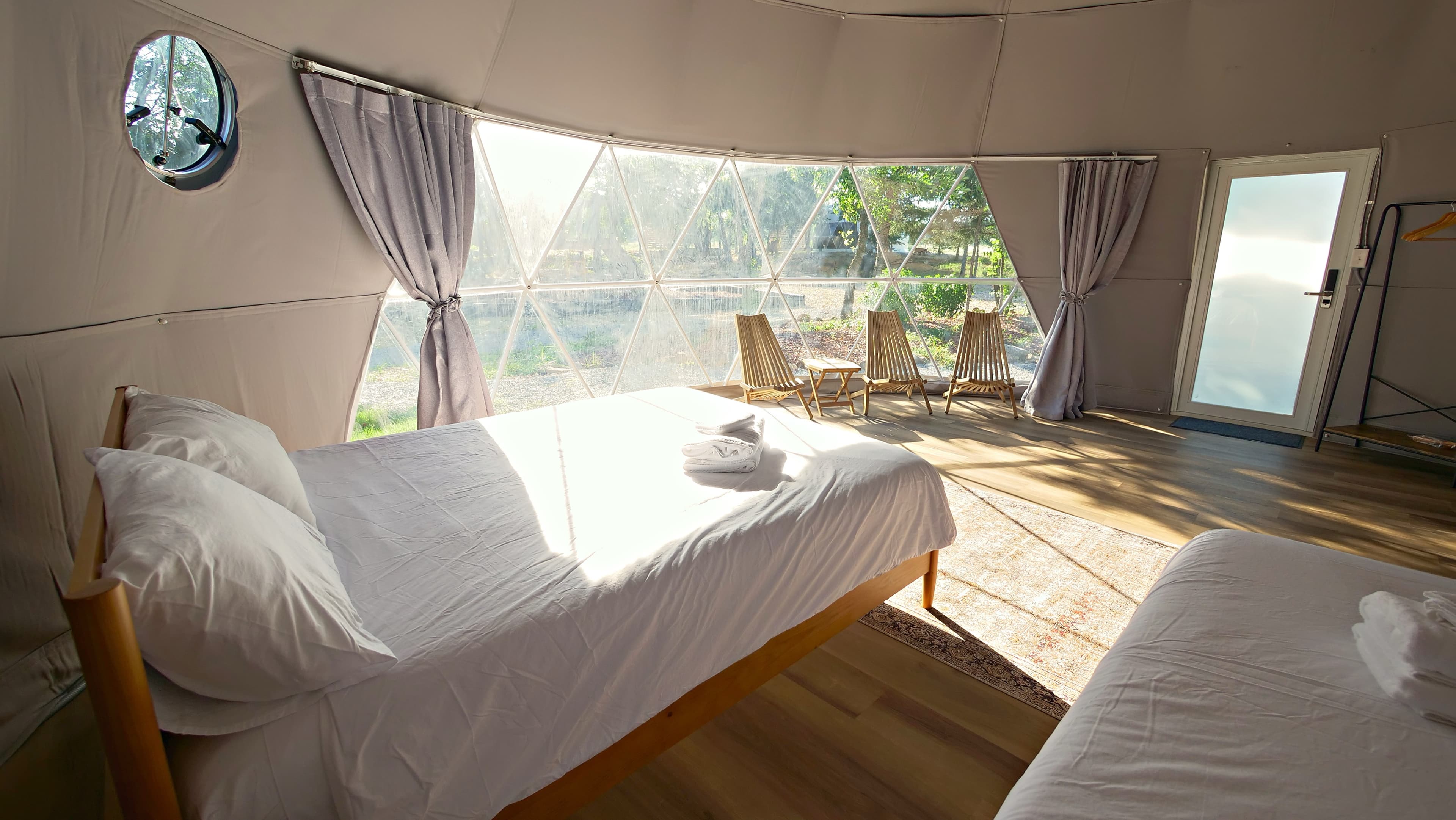 Classic dome double interior at Ferncrest Flint Creek