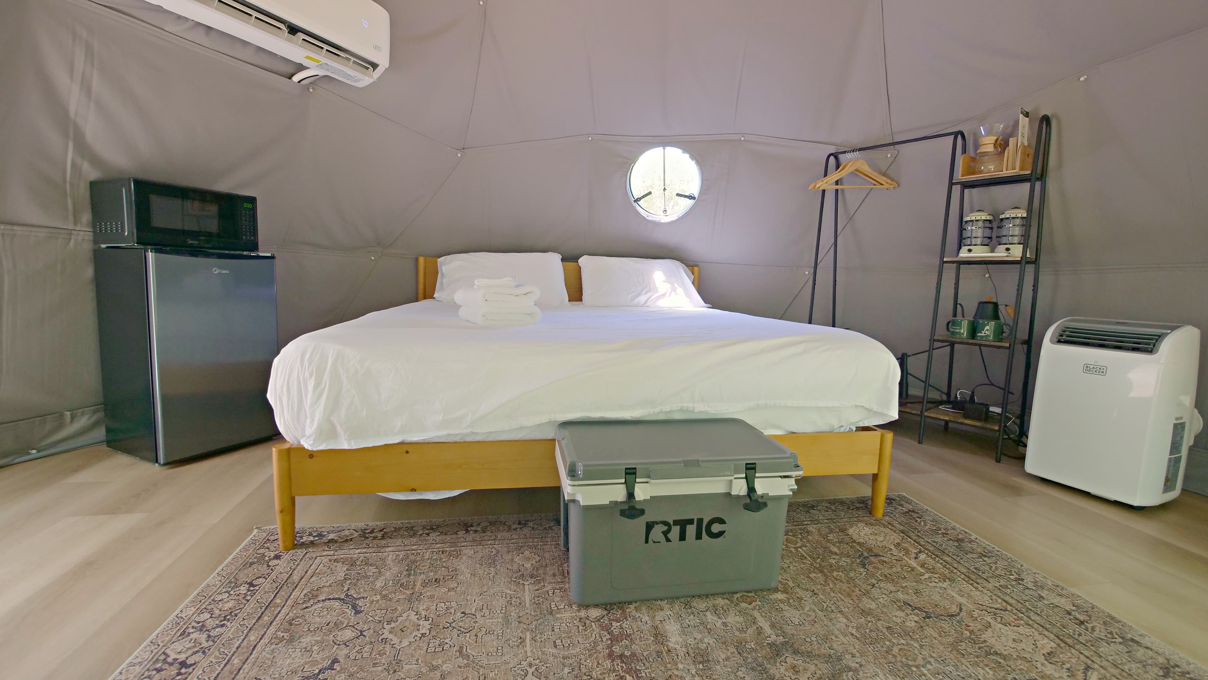 Classic dome king interior at Ferncrest Flint Creek